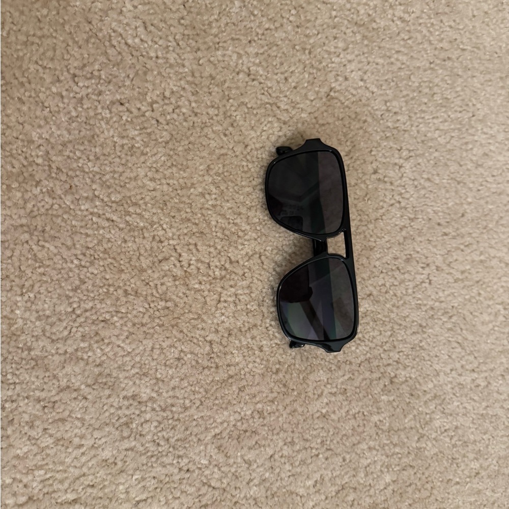 SHEIN Black Sunglasses Modern Minimalist Design